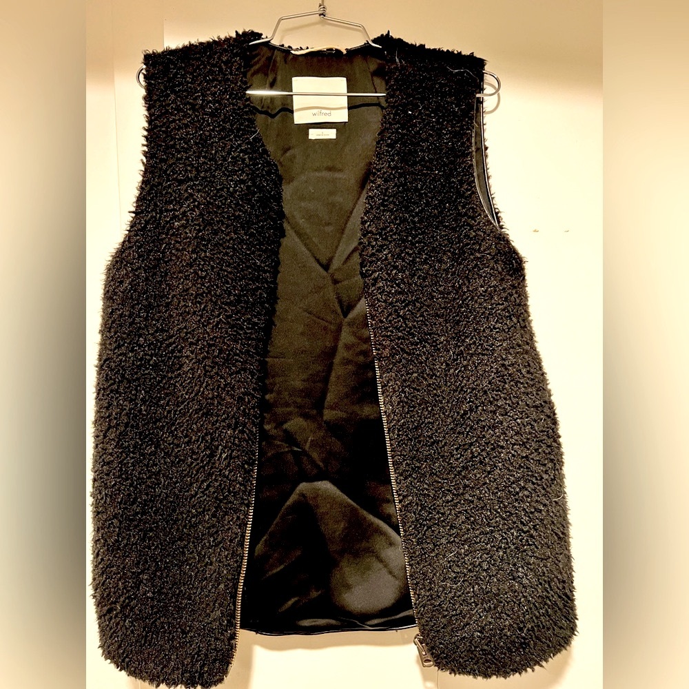 Aritzia Wilfred fur vest